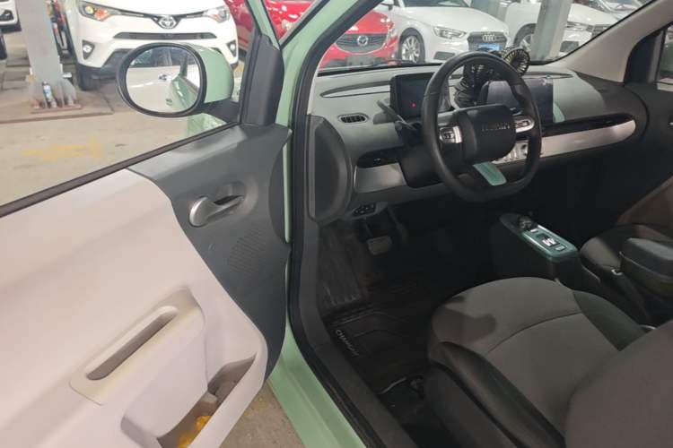 Used CHANGAN NEVO Lumin 2022 155 km – Refreshingly Sweet Edition Driver Seat