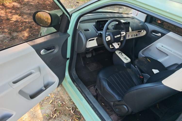 Used CHANGAN NEVO Lumin 2022 155 km – Refreshingly Sweet Edition Driver Seat