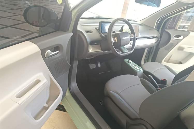 Used CHANGAN NEVO Lumin 2022 155 km – Refreshingly Sweet Edition Driver Seat