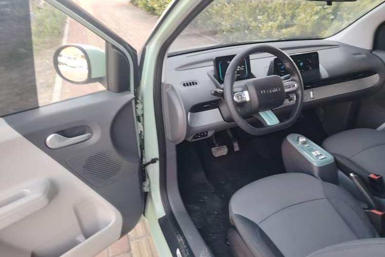 Used CHANGAN NEVO Lumin 2022 155 km – Refreshingly Sweet Edition Driver Seat