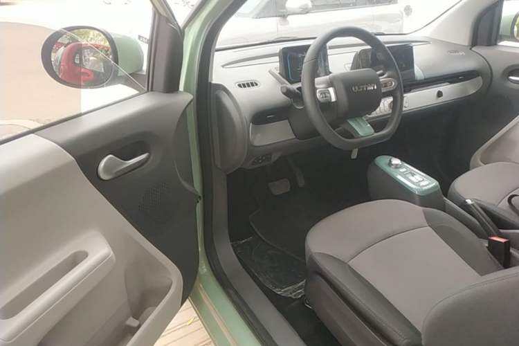 Used CHANGAN NEVO Lumin 2022 155 km – Refreshingly Sweet Edition Driver Seat