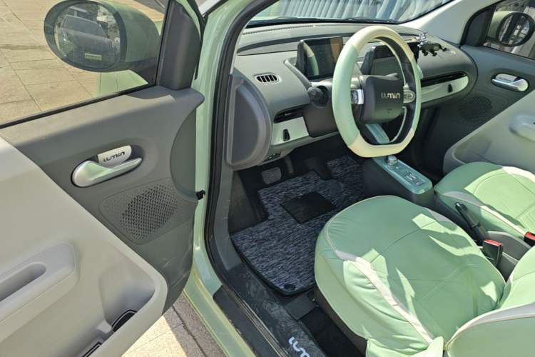 Used CHANGAN NEVO Lumin 2022 155 km – Refreshingly Sweet Edition Driver Seat