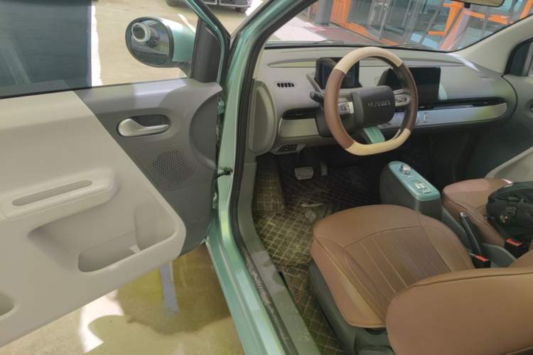 Used CHANGAN NEVO Lumin 2022 155 km – Refreshingly Sweet Edition Driver Seat