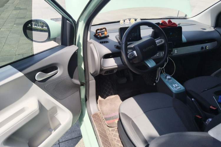 Used CHANGAN NEVO Lumin 2022 155 km – Refreshingly Sweet Edition Driver Seat
