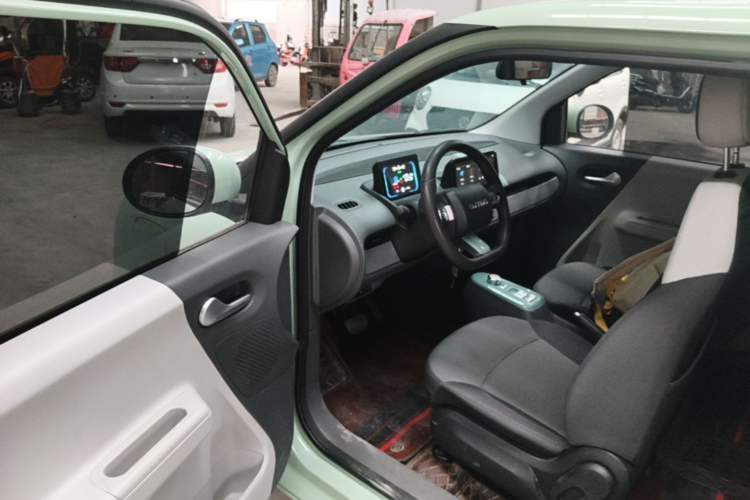 Used CHANGAN NEVO Lumin 2022 155 km – Refreshingly Sweet Edition Driver Seat