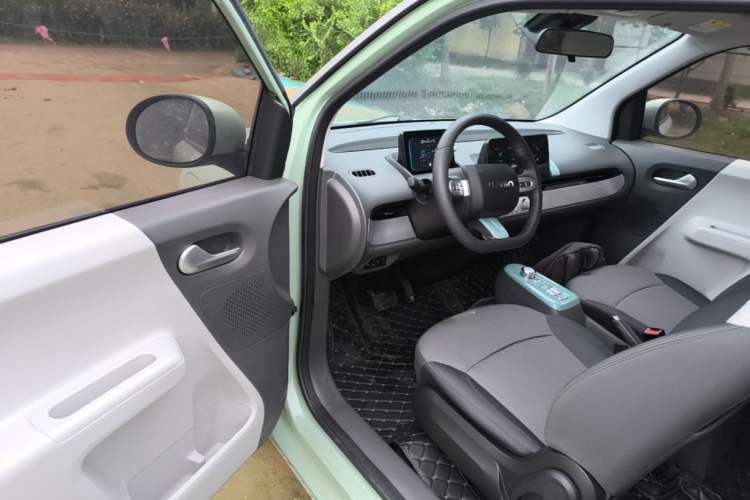 Used CHANGAN NEVO Lumin 2022 155 km – Refreshingly Sweet Edition Driver Seat