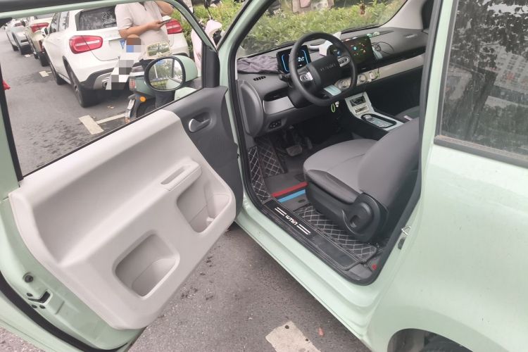 Used CHANGAN NEVO Lumin 2022 155 km – Refreshingly Sweet Edition Driver Seat