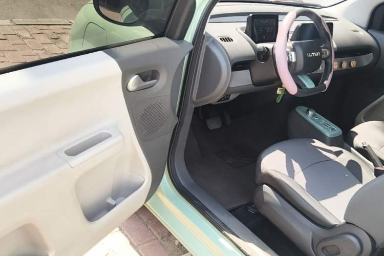 Used CHANGAN NEVO Lumin 2022 155 km – Refreshingly Sweet Edition Driver Seat