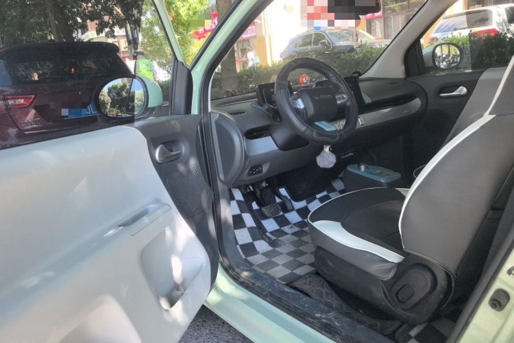 Used CHANGAN NEVO Lumin 2022 155 km – Refreshingly Sweet Edition Driver Seat