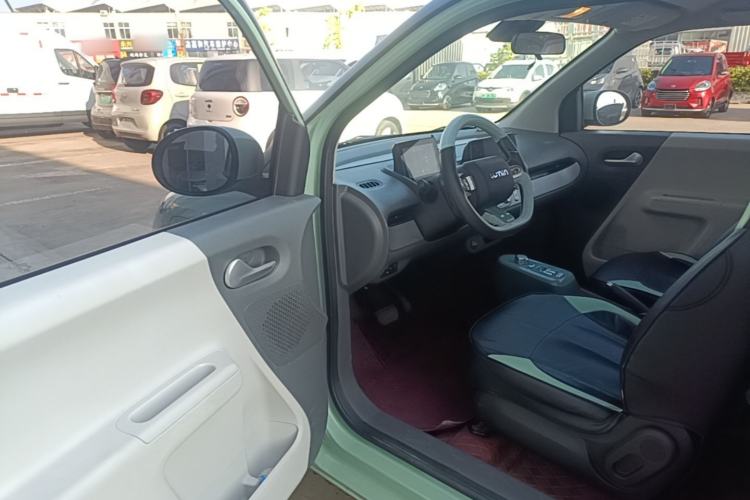 Used CHANGAN NEVO Lumin 2022 155 km – Refreshingly Sweet Edition Driver Seat