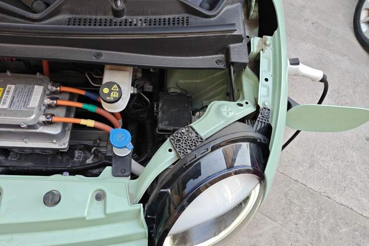 Used CHANGAN NEVO Lumin 2022 210km Sweet Edition Engine Bay Left