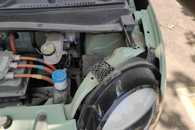 Used CHANGAN NEVO Lumin 2022 155 km – Refreshingly Sweet Edition Engine Bay Left