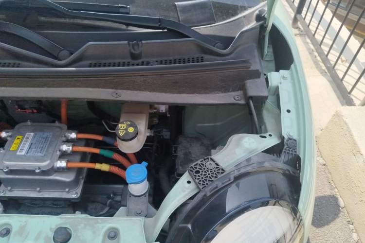 Used CHANGAN NEVO Lumin 2022 155 km – Refreshingly Sweet Edition Engine Bay Left