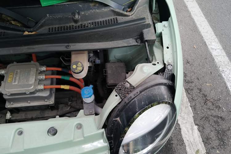 Used CHANGAN NEVO Lumin 2022 155 km – Refreshingly Sweet Edition Engine Bay Left