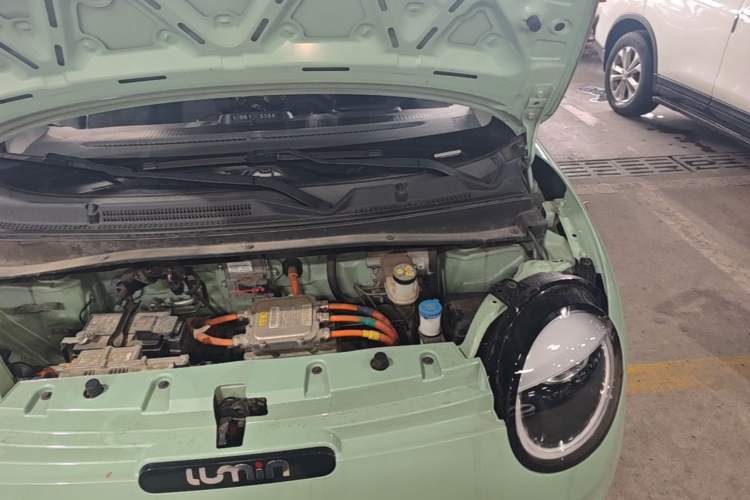 Used CHANGAN NEVO Lumin 2022 155 km – Refreshingly Sweet Edition Engine Bay Left
