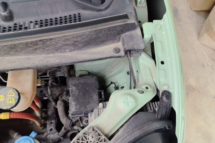 Used CHANGAN NEVO Lumin 2022 155 km – Refreshingly Sweet Edition Engine Bay Left
