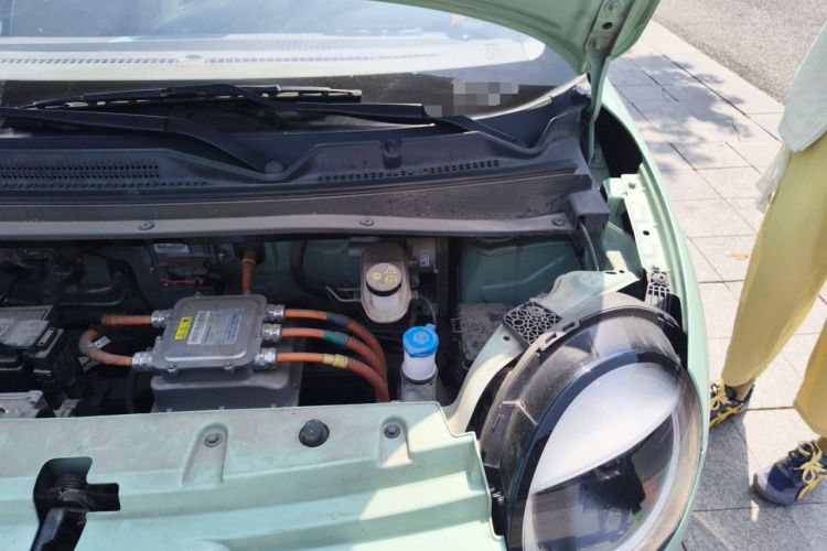 Used CHANGAN NEVO Lumin 2022 155 km – Refreshingly Sweet Edition Engine Bay Left