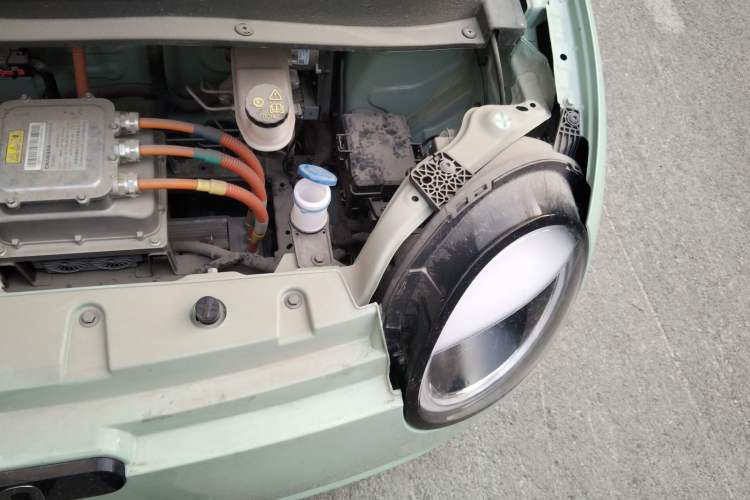 Used CHANGAN NEVO Lumin 2022 155 km – Refreshingly Sweet Edition Engine Bay Left