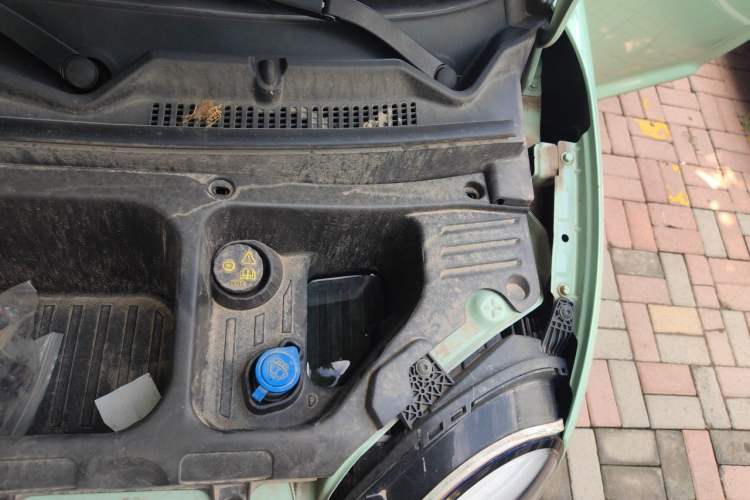 Used CHANGAN NEVO Lumin 2022 210km Sweet Edition Engine Bay Left