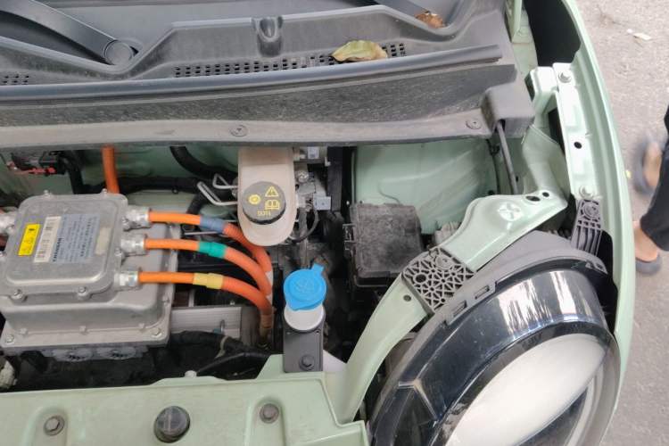 Used CHANGAN NEVO Lumin 2022 155 km – Refreshingly Sweet Edition Engine Bay Left
