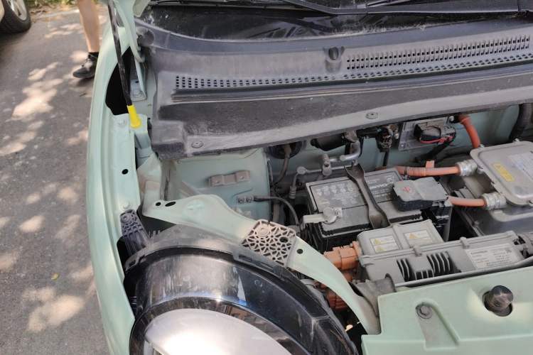 Used CHANGAN NEVO Lumin 2022 155 km – Refreshingly Sweet Edition Engine Bay Right