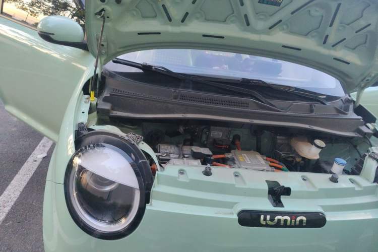 Used CHANGAN NEVO Lumin 2022 210km Sweet Edition Engine Bay Right