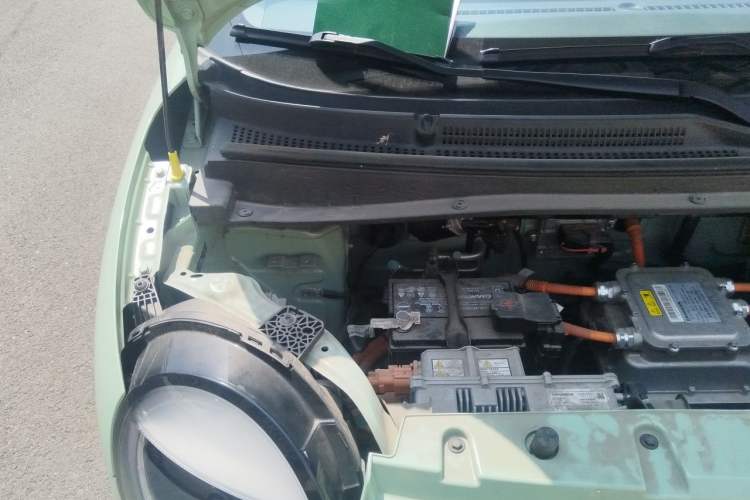 Used CHANGAN NEVO Lumin 2022 155 km – Refreshingly Sweet Edition Engine Bay Right