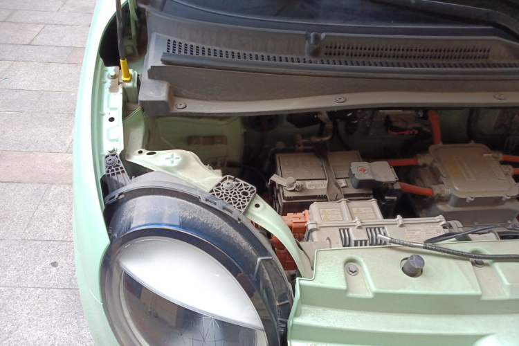 Used CHANGAN NEVO Lumin 2022 155 km – Refreshingly Sweet Edition Engine Bay Right