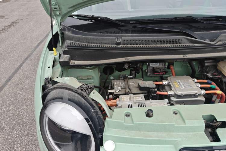 Used CHANGAN NEVO Lumin 2022 155 km – Refreshingly Sweet Edition Engine Bay Right