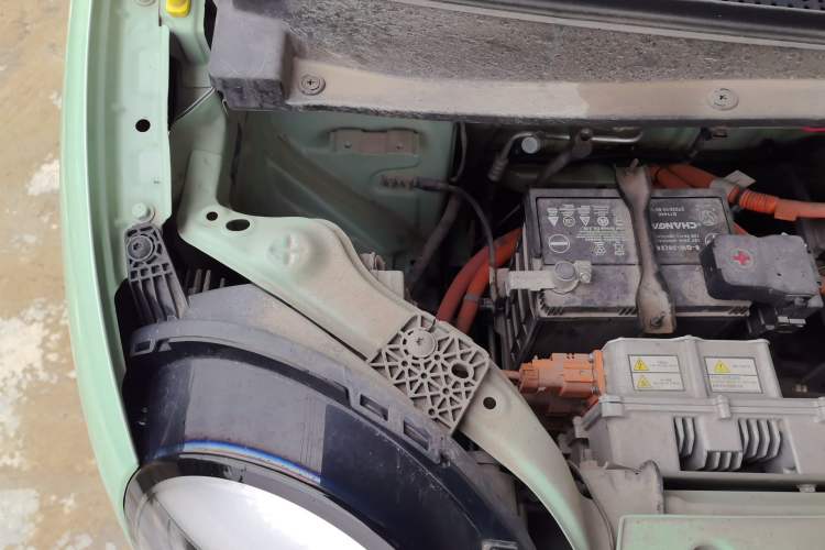 Used CHANGAN NEVO Lumin 2022 155 km – Refreshingly Sweet Edition Engine Bay Right