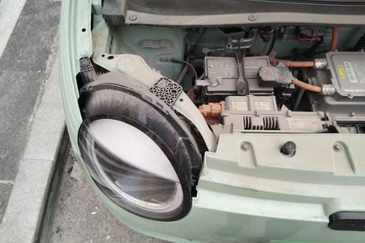 Used CHANGAN NEVO Lumin 2022 155 km – Refreshingly Sweet Edition Engine Bay Right