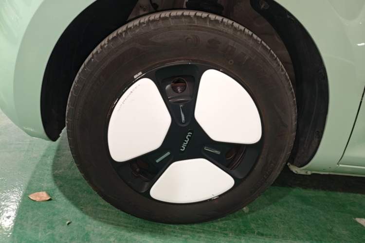 Used CHANGAN NEVO Lumin 2022 155 km – Refreshingly Sweet Edition Exterior 4