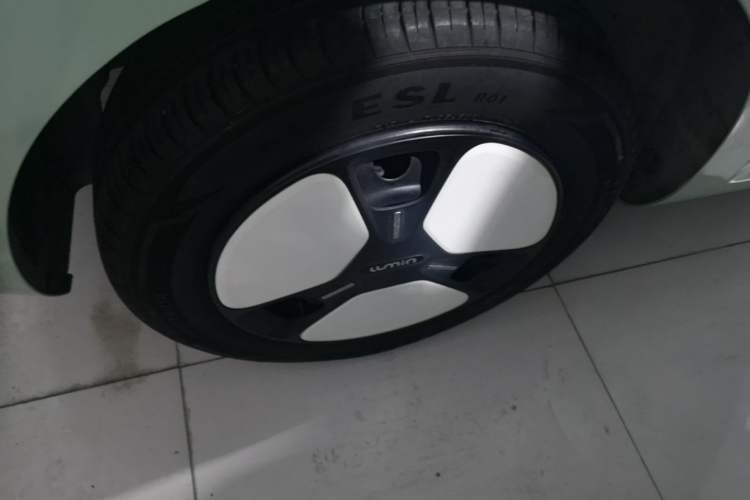 Used CHANGAN NEVO Lumin 2022 301km Honey-Sweet Version Exterior 5