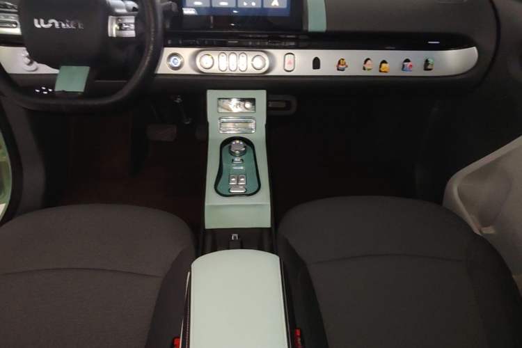 Used CHANGAN NEVO Lumin 2022 155 km – Refreshingly Sweet Edition Gear Lever