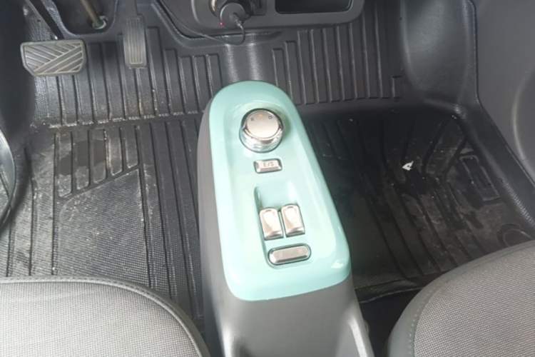 Used CHANGAN NEVO Lumin 2022 210km Sweet Edition Gear Lever