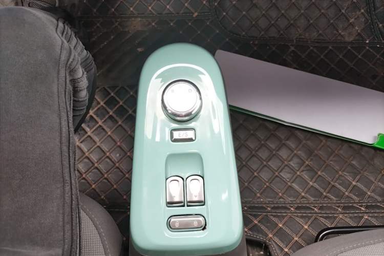 Used CHANGAN NEVO Lumin 2022 210km Sweet Edition Gear Lever