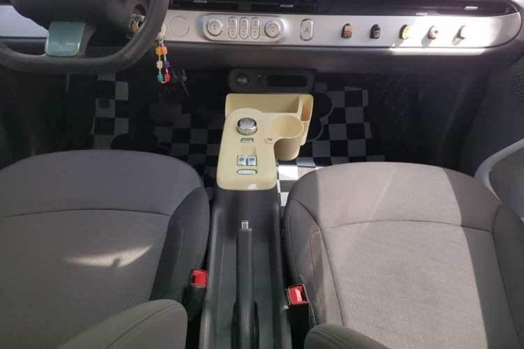 Used CHANGAN NEVO Lumin 2022 210km Sweet Edition Gear Lever
