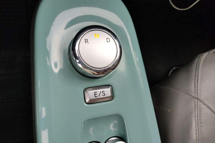 Used CHANGAN NEVO Lumin 2022 301km Honey-Sweet Version Gear Lever