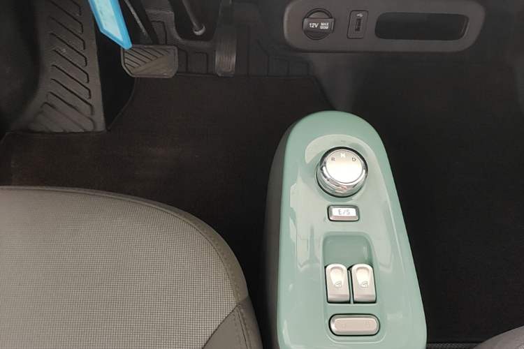 Used CHANGAN NEVO Lumin 2022 155 km – Refreshingly Sweet Edition Gear Lever