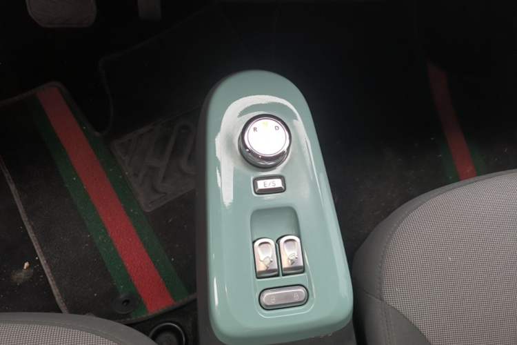 Used CHANGAN NEVO Lumin 2022 210km Sweet Edition Gear Lever