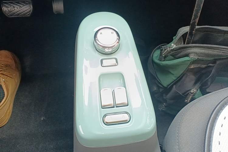 Used CHANGAN NEVO Lumin 2022 210km Sweet Edition Gear Lever