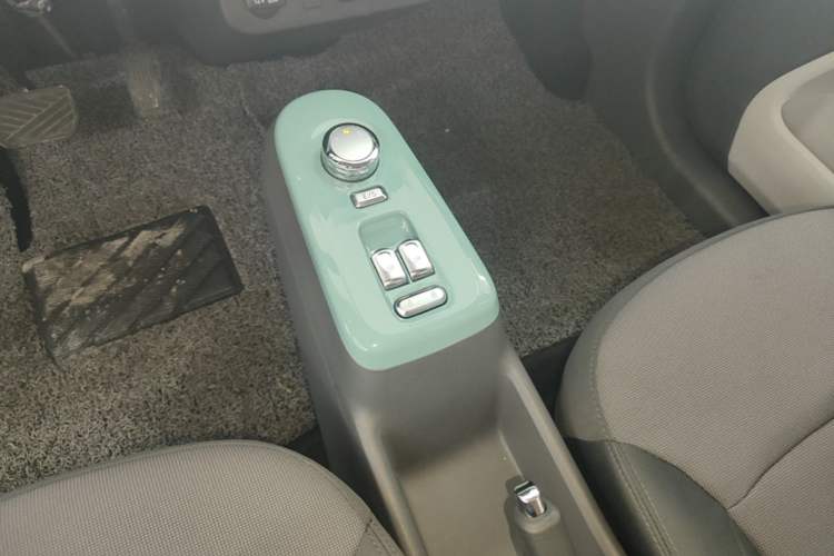 Used CHANGAN NEVO Lumin 2022 210km Sweet Edition Gear Lever