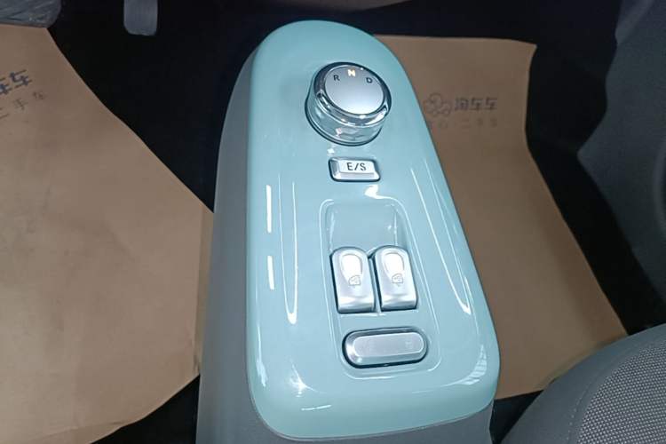 Used CHANGAN NEVO Lumin 2022 155 km – Refreshingly Sweet Edition Gear Lever