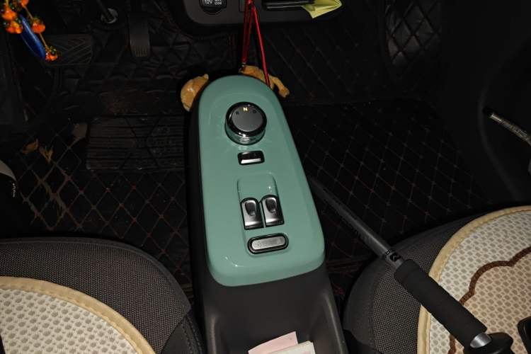Used CHANGAN NEVO Lumin 2022 301km Honey-Sweet Version Gear Lever