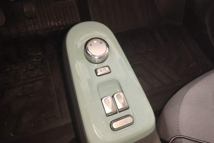 Used CHANGAN NEVO Lumin 2022 210km Sweet Edition Gear Lever