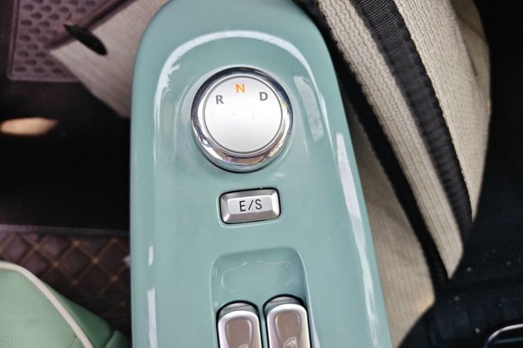 Used CHANGAN NEVO Lumin 2022 210km Sweet Edition Gear Lever
