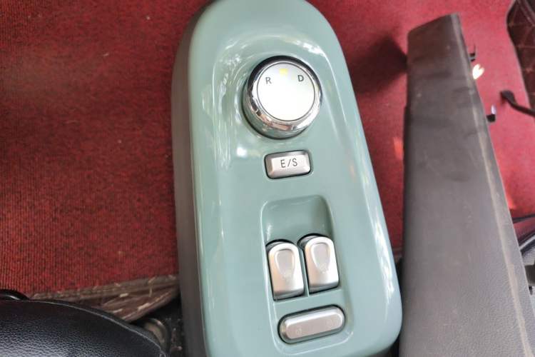 Used CHANGAN NEVO Lumin 2022 155 km – Refreshingly Sweet Edition Gear Lever