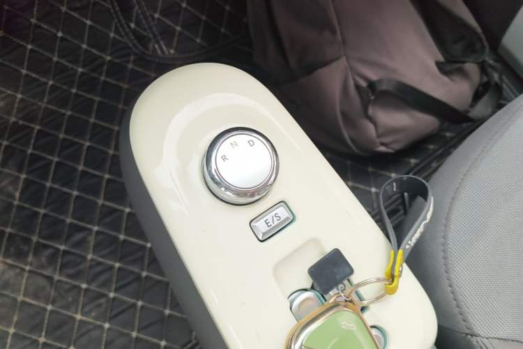 Used CHANGAN NEVO Lumin 2022 155 km – Refreshingly Sweet Edition Gear Lever