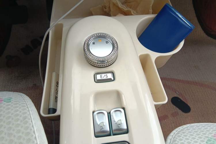 Used CHANGAN NEVO Lumin 2022 210km Sweet Edition Gear Lever