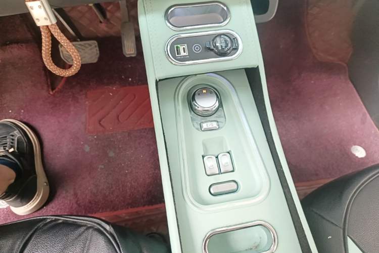 Used CHANGAN NEVO Lumin 2022 155 km – Refreshingly Sweet Edition Gear Lever